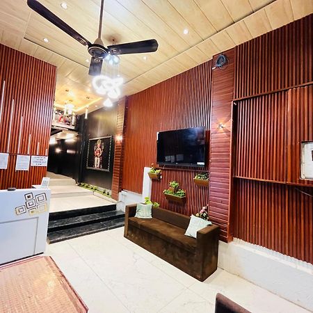 Pallav Guest House Удджайн Экстерьер фото