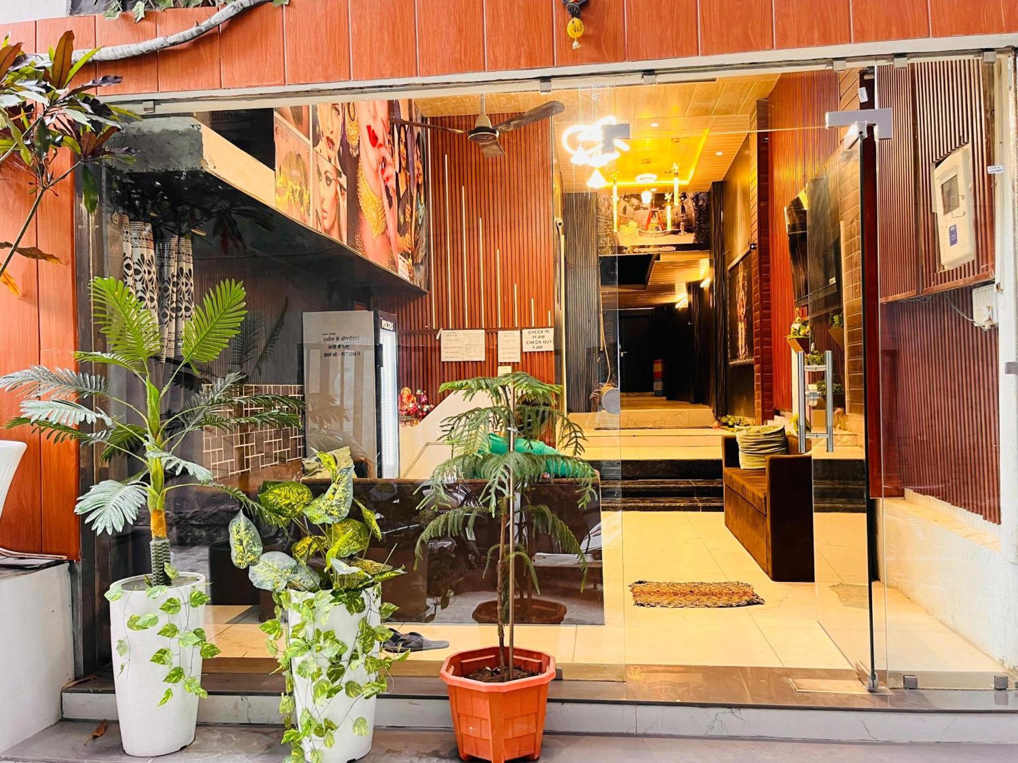 Pallav Guest House Удджайн Экстерьер фото
