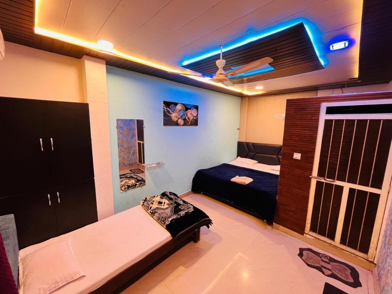 Pallav Guest House Удджайн Экстерьер фото