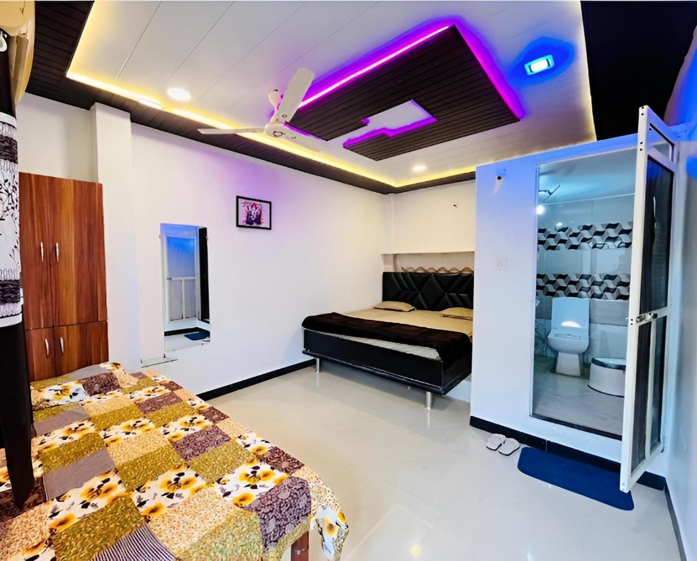 Pallav Guest House Удджайн Экстерьер фото